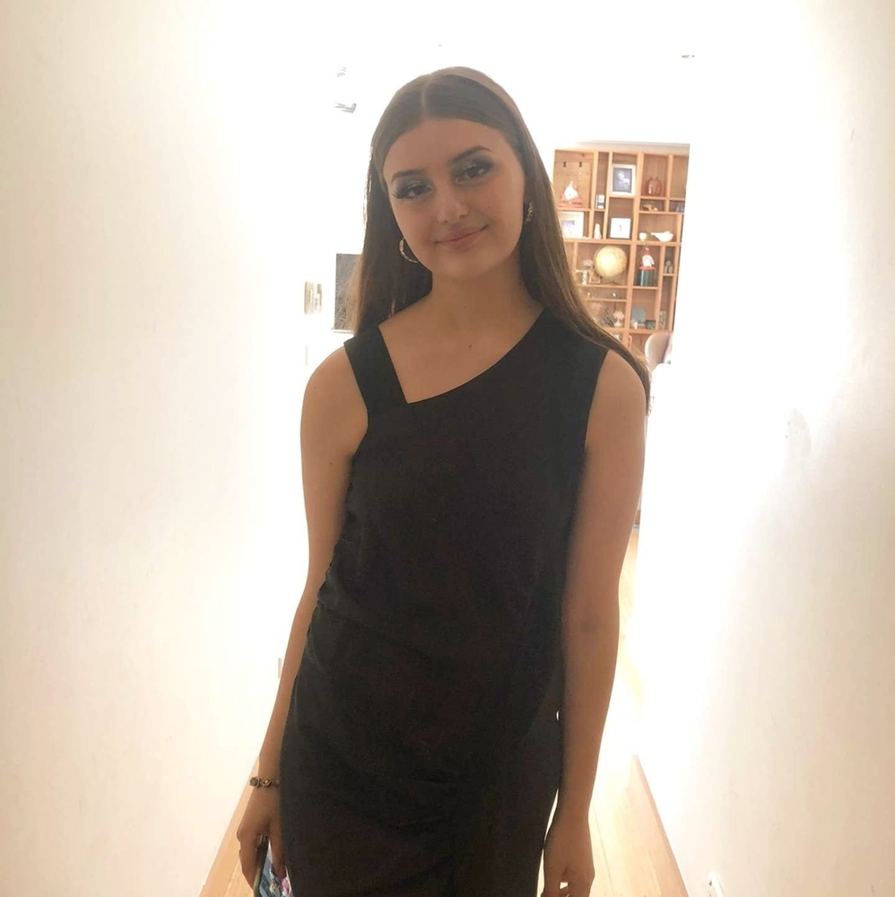 Meet your Posher, Ava